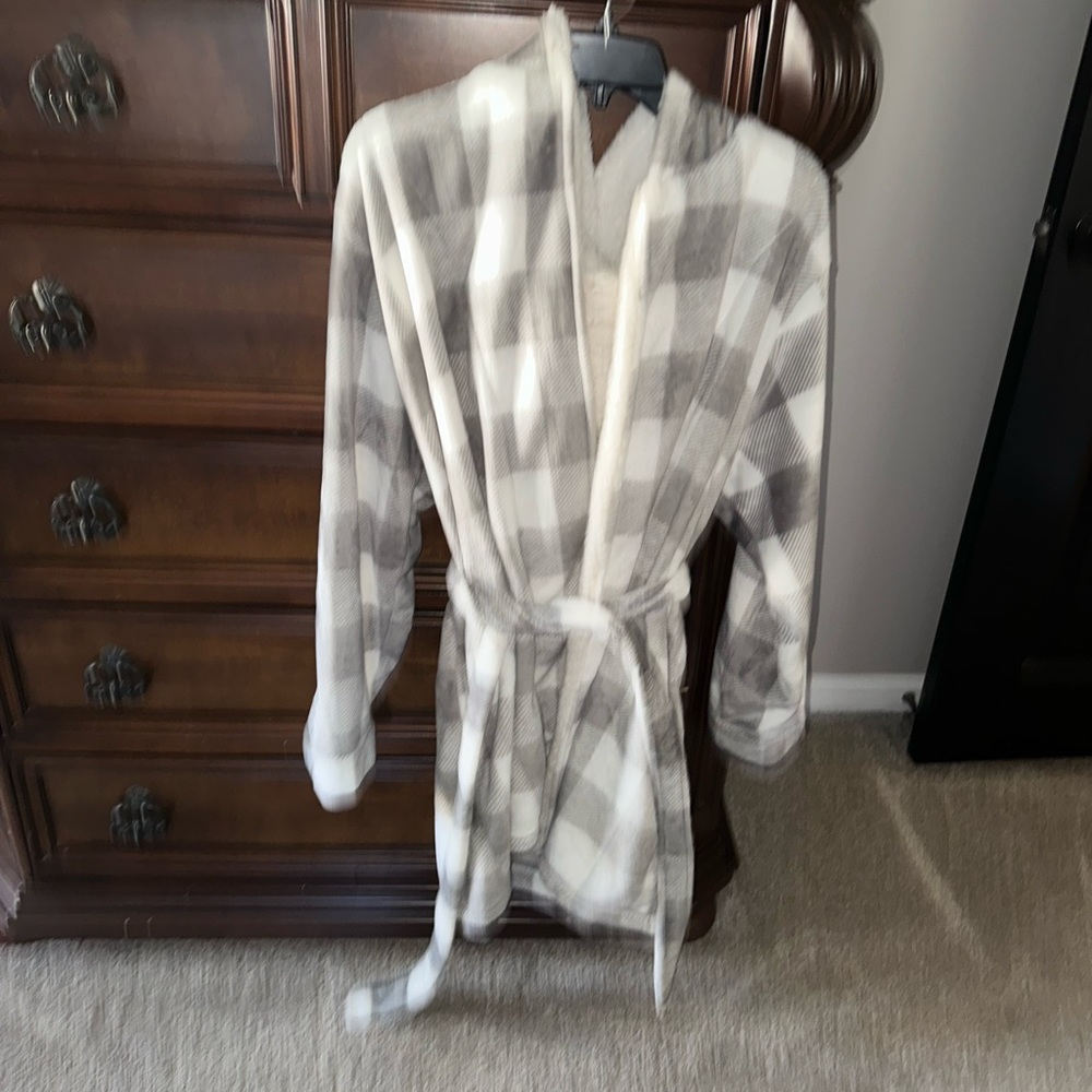 Fuzzy Bathrobe - image 2